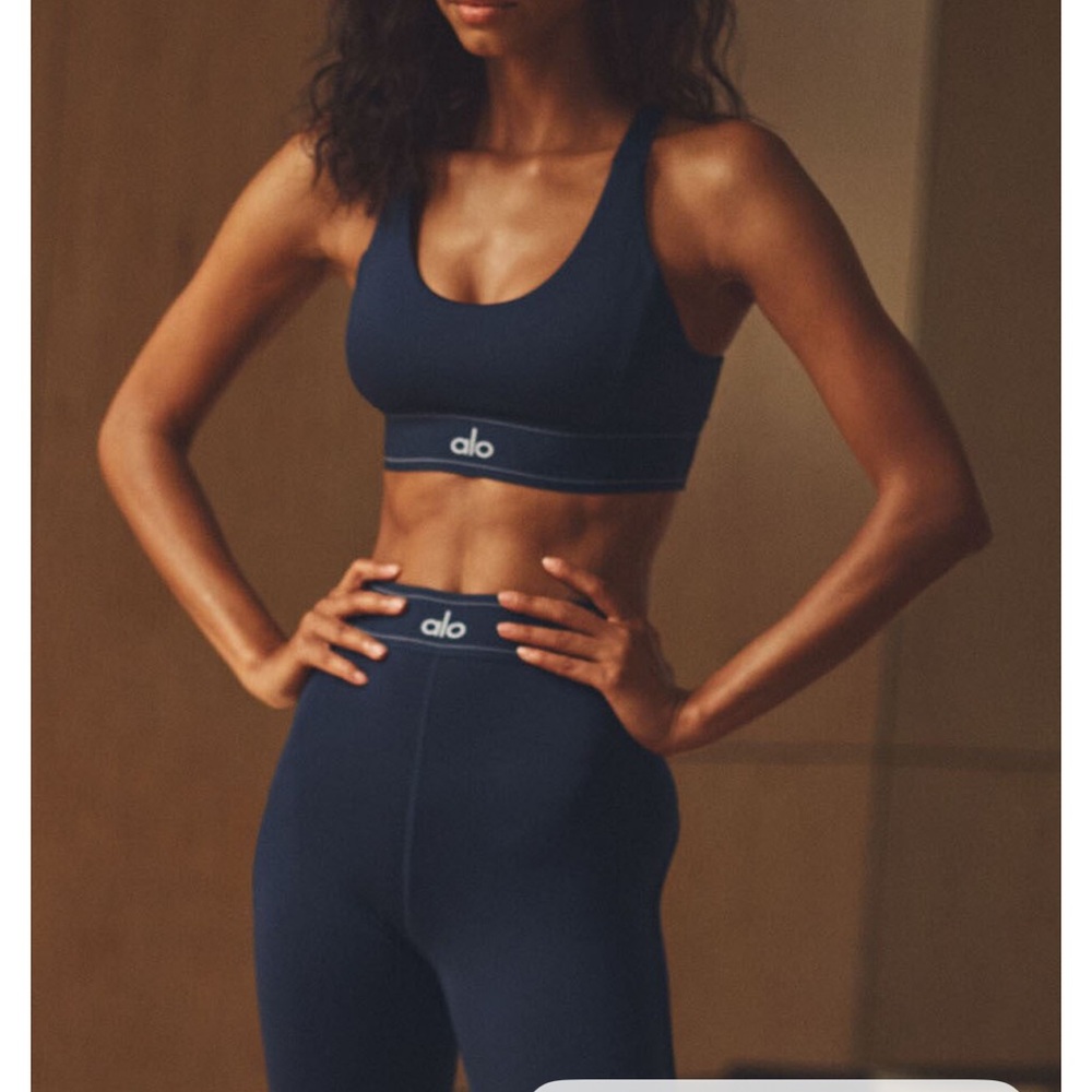 Airlift Suit Up Bra : M
Airlift High-Wasted Suit Up Legging : S